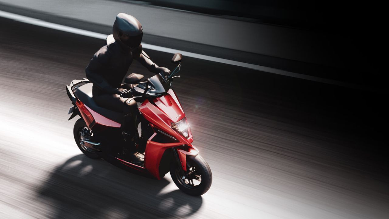 Simple One Electric Scooter Crosses 1 Lakh Bookings, Production to be Ramped Up